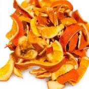 Cascarita de mandarina en tira y trozos
